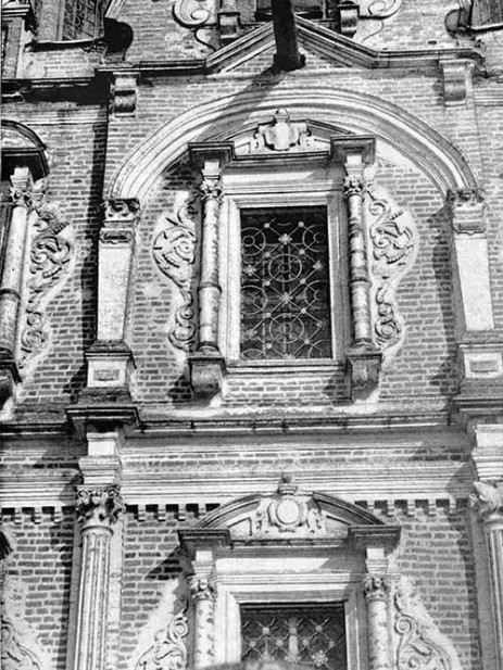 Сольвычегодск. Собор Введенского монастыря, 1689—1693 гг. Фрагмент западного фасада