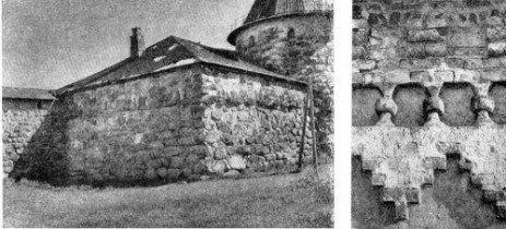 Соловецкий монастырь. Общий вид сушила и фрагмент декора мельницы